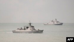 남중국해에서 훈련 중인 중국 해군 함정들 (자료사진)
