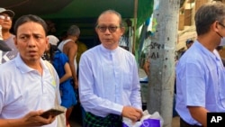 စိန်ရတုလွတ်လပ်ရေးနေ့အထိမ်းအမှတ် လွတ်ငြိမ်းခွင့်နဲ့ပြန်လွတ်လာတဲ့ စာရေးဆရာထင်လင်းဦး