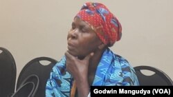 Sabhuku Zvironzo Kondo vekuChipinge vanoti dambudziko rekutorera vanhu minda mumaruwa rinonyanya kubata madzimai.