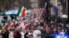 Aksi solidaritas menentang eksekusi hukuman mati bagi demonstran Iran di London, Inggris 8 Januari 2023. REUTERS/Dylan Martinez