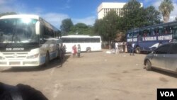 Bekuphithizela ezilindweni zamabhasi ...