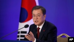 문재인 한국 대통령이 14일 청와대에서 신년 기자회견을 열었다. 