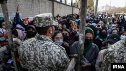 جلوگیری از حضور زنان در ورزشگاه محل برگزاری مسابقه ایران و لبنان در مشهد (آرشیو) 