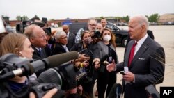 Presidenti Biden flet me gazetarët (3 maj 2022)