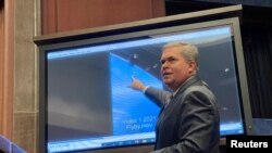 Scott Bray, wakil direktur Intelijen Angkatan Laut AS memberikan keterangan dalam sidang untuk membahas UFO di Kongres AS, Selasa (17/5). 