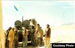 Hussain Andaryas (center) fought the Soviet army in Afghanistan as a “Mujahid.” (Photo: Courtesy of Hussain Andaryas)