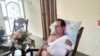 Independent Cuban journalist Alberto Corzo pictured in a hospital after assailants beat him and broke his collar bone.