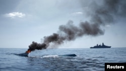 Kapal Frigate 'Hamburg' Jerman berpatroli di perairan lepas pantai Somalia, 15 Agustus 2011 (Foto: dok). Pasukan Kerajaan Udara Denmark melangsungkan misi pengawasan laut terakhir di Samudera Hindia untuk NATO.