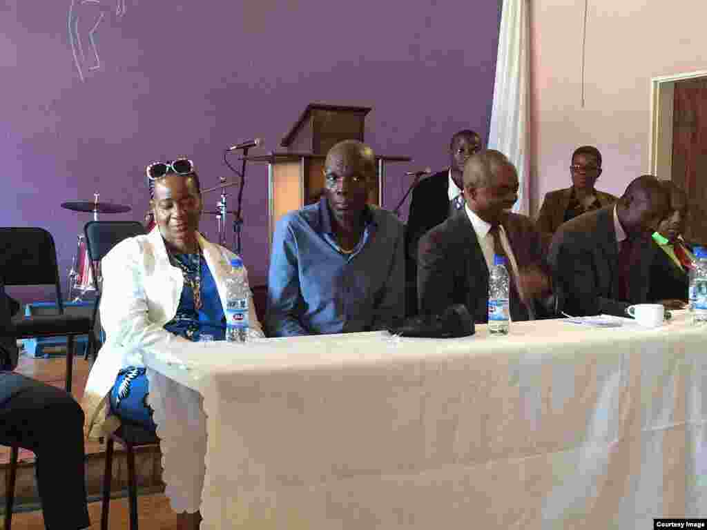 FILE: Oliver Mtukudzi at Pakare Paye in Norton