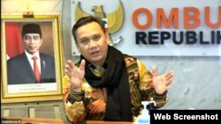 Anggota Ombudsman RI, Yeka Hendra Fatika, Rabu 24 Maret 2021. (Foto: VOA)