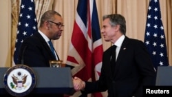 美國國務卿布林肯與英國外交大臣詹姆斯·克萊弗利(James Cleverly)2023年1月17日在華盛頓共同見記者。（路透社）