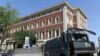 Konsulat Jerman di Istanbul, 2 Juni 2016. Turki mengecam sekelompok negara Barat yang menutup sementara konsulat mereka di Istanbul karena masalah keamanan. (AP/Emrah Gurel)