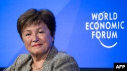 Direktur Pelaksana Dana Moneter Internasional (IMF) Kristalina Georgieva menghadiri sesi pertemuan tahunan Forum Ekonomi Dunia (WEF) di Davos, 17 Januari 2023. (Fabrice COFFRINI / AFP)