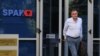 Ish ministri i Shëndetësisë Ilir Beqaj, duke dalë nga Prokuroria e Posaçme kundër Krimit të Organizuar dhe Korrupsionit (SPAK)