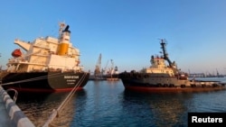 Kapal "Navi-star" berbendera Panama tampak di pelabuhan Odesa, Ukraina untuk mengangkut jagung, Jumat 5 Agustus 2022. 