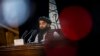 Juru bicara pemerintah Taliban Zabihullah Mujahid memberikan konferensi pers di Kabul, Afghanistan, 21 September 2021. China mengatakan pada Selasa (5/12) bahwa pemerintah Taliban di Afghanistan perlu melakukan reformasi politik. (Foto: AP)