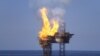 Foto PTTEP Australasia ini menunjukkan kebakaran di rig pengeboran West Atlas, anjungan kepala sumur Montara, 1 November 2009. (Foto: AFP)