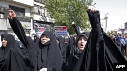 شماری از مظاهره کننده طرفدار حجاب در تهران، پایتخت ایران