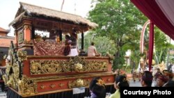 Arak-arakan karnaval budaya Bali, Jumat 12/10 (Foto: Setpres RI).