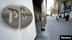 Gedung Markas Pfizer di borough Manhattan di New York City, New York, AS, 9 November 2020. (Foto: REUTERS/Carlo Allegri)