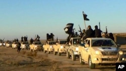 Konvoi militan ISIS di kota Raqqa, Suriah (foto: dok).