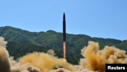 북한이 지난 4일 쏘아올린 대륙간탄도미사일(ICBM) 화성-14형. 