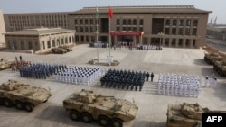 中國軍人2017年8月1日在吉布提(Djibouti)舉行新基地啟用儀式 (中國軍方圖片)