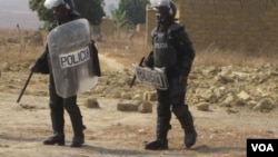 Polícia angolana