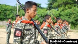 ယခင်မှတ်တမ်းရုပ်ပုံ | မြင်းခြံဒေသခံကာကွယ်ရေး (PDF) တပ်ဖွဲ့ဝင်များ