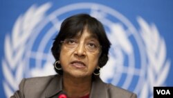 Navy Pillay mengecam perlakukan pemerintah Australia terhadap para pencari suaka.