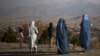 بیسوادی و بیکاری بزرگترین مشکلات زنان افغان خوانده شده اند