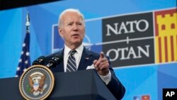 Presiden AS Joe Biden berbicara dalam konferensi pers pada hari terakhir KTT NATO di Madrid, pada 30 Juni 2022. (Foto: AP/Susan Walsh)