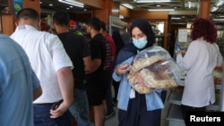 یک نانوایی در لبنان.