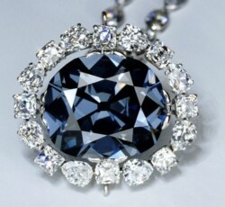 The blue Hope Diamond in the mineral and gems collection. (Courtesy Chip Clark/Smithsonian National Museum of Natural History)