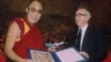 ཕལ་སྐད་གླེང་མོལ་པོཌ་ཁ་སེ་ལེ་ཚན་ནང་ ༡༩༨༩ལོའི་ནོ་ཝེལ་ཞི་བདེའི་གཟེངས་རྟགས་དང་༧གོང་ས་མཆོག་གི་མཛད་འཕྲིན། 