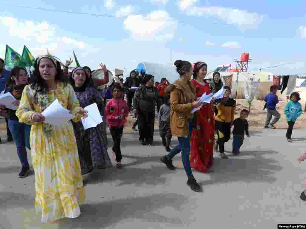 Jinên Efrînê di Çalakiya 8ê Adarê da