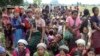 ကရင်ပြည်နယ်အတွင်း တိုက်ပွဲများကြောင့် အိုးအိမ်စွန့်ခွာ ထွက်ပြေးနေရတဲ့ ကရင်တိုင်းရင်းသားဒုက္ခသည်များ။ (ဖေဖော်ဝါရီ ၁၂၊ ၂၀၁၃)