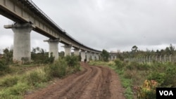 肯尼亚标准轨距铁路现在从港口城市蒙巴萨延伸到奈瓦沙。（资料照片）