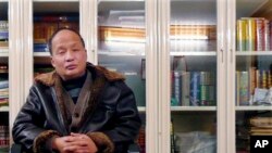 2008年被軟禁在家的中國維權律師鄭恩寵