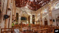 Gereja Santo Sebastian di Negombo, kawasan utara Colombo, Sri Lanka yang hancur akibat serangan bom, 21 April 2019. 