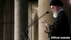 عکس آرشیوی از رهبر جمهوری اسلامی ایران