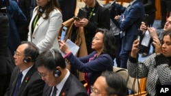 曾被中國關押的澳大利亞記者程蕾2024年6月17日在中澳領導人共同參加的一場儀式上拍照