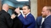 Pit Hegset, kandidat predsednika Donalda Trampa za sekretara za odbranu na izlasku sa pretresa za potvrdu u senatskom Odboru za oružane snage, 14. januara 2025. 