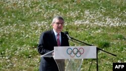 토마스 바흐 IOC 위원장이 12일 그리스 올림피아에서 열린 도쿄올림픽 성화 채화식에서 연설했다.