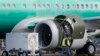Pemasangan mesin pada pesawat Boeing 737 MAX 8 di pabrik Boeing di Renton, Washington (foto: ilustrasi).