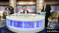 مناظره تلویزیونی میرحسین موسوی و محمود احمدی‌نژاد در سال ۸۸ جنجالی شده بود. موسوی اکنون در حصر خانگی است