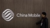 “翻墙”不易，人到了墙外，手机没翻出来