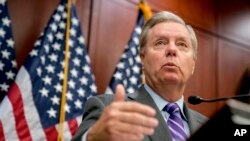 Senator Lindsey Graham, di Gedung Capitol, Washington DC, 6 Desember 2017. (Foto: dok),