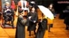 港浸大学生会抗议校长促毕业礼撑黄伞