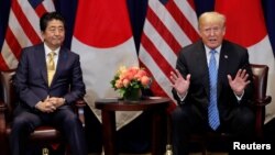 Presiden Donald Trump berbicara dalam pertemuan dengan Perdana Menteri Shinzo Abe di sela sidang Majelis Umum PBB ke-73 di New York, 26 Sept 2018.